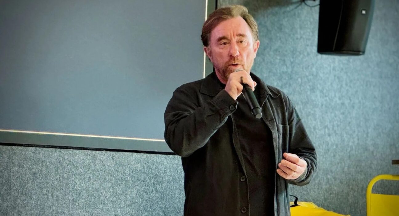 De ce spune fondatorul Glovo Sacha Michaud că România nu e oaia neagră în privința felului în care sunt tratați livratorii. Și el a fost un migrant când a lansat Glovo. „Suntem complet împotriva”