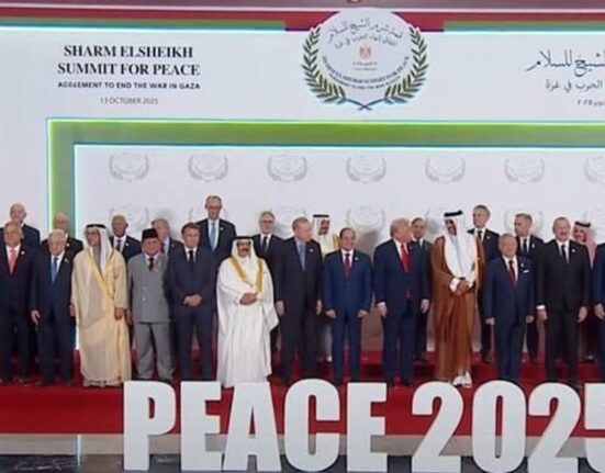 Diplomație, interese și echilibru de putere. De ce s-au grăbit liderii lumii să apară în poză cu Donald Trump la Sharm El-Sheikh. Nu e doar despre pace