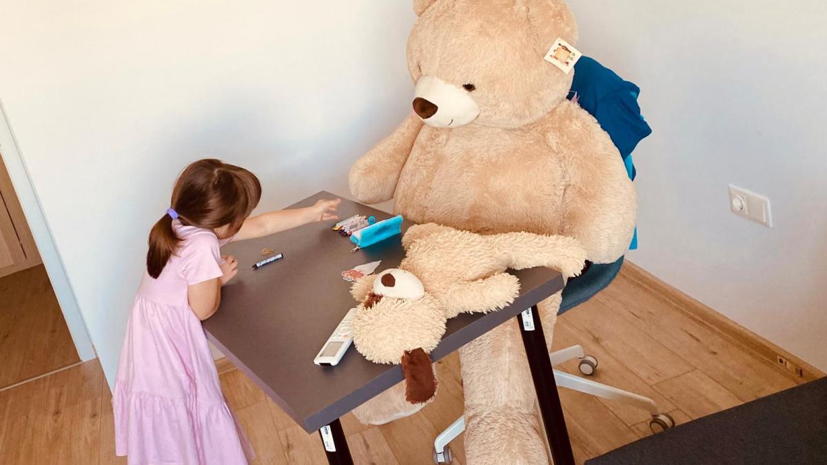 Boala care face ravagii printre copii. Specialiștii avertizează: „Cei mici sunt de 2–3 ori mai contagioși decât adulții”