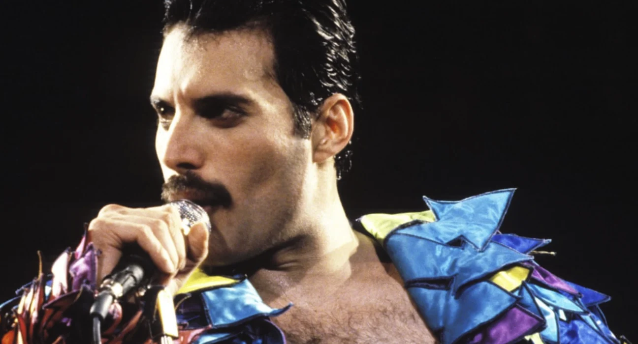 Veste extraordinară pentru fanii lui Freddie Mercury: ce vor avea ocazia să vadă cît de curând