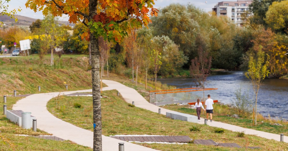 Vești bune de la meteorologi: temperaturi plăcute de toamnă până la jumătatea lunii noiembrie. Unde va ploua