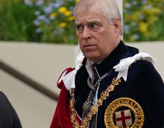 Fratele Regelui Charles, controversatul prinț Andrew al Marii Britanii, renunță la titlul de duce