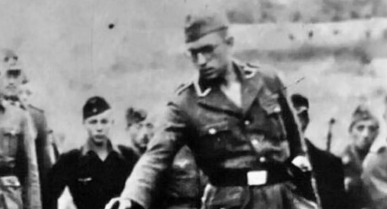 Descoperire tulburătoare: s-a aflat cine este soldatul SS din cea mai cutremurătoare imaginie a Holocaustului