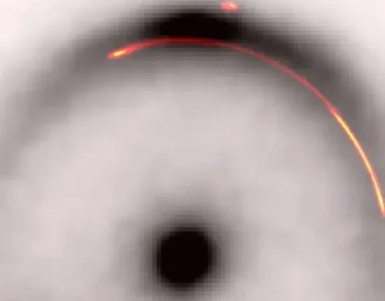 Astronomii descoperă ceva foarte neobișnuit la o distanță de 10 miliarde de ani lumină