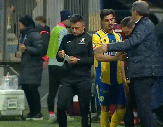 Și-a scos din sărite antrenorul! » Intrat pe parcurs în Petrolul