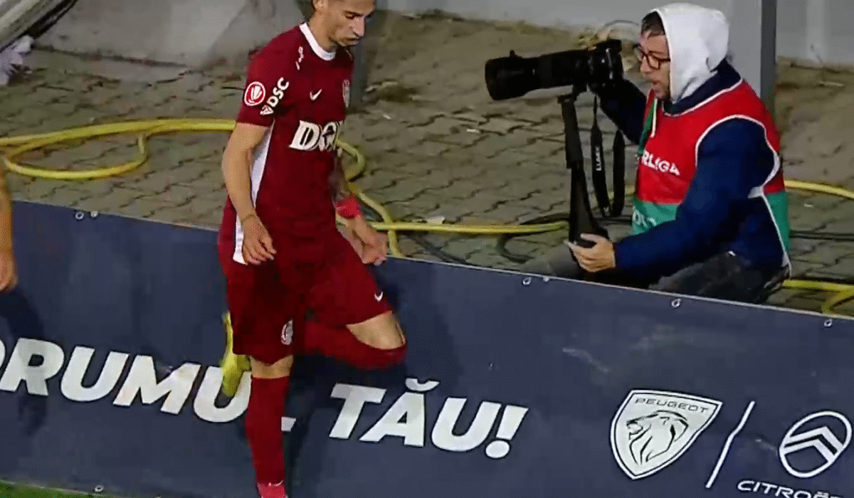 Moment uluitor în Petrolul -a distrus laptopul unui fotograf