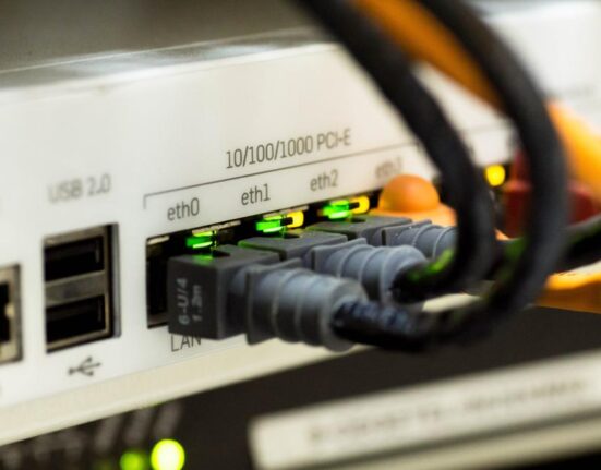 Decizie fără precedent în lume: Adolescenții sub 16 ani au interzis pe rețelele sociale. Se întâmplă din 10 decembrie