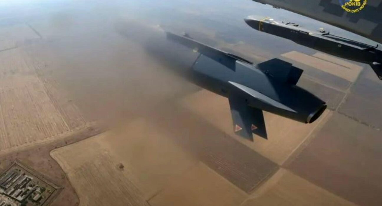 Atac „combinat masiv”, cu rachete Storm Shadow, revendicat de Kiev. Ținta lovită, o „facilitate-cheie” a complexului militar-industrial al Rusiei