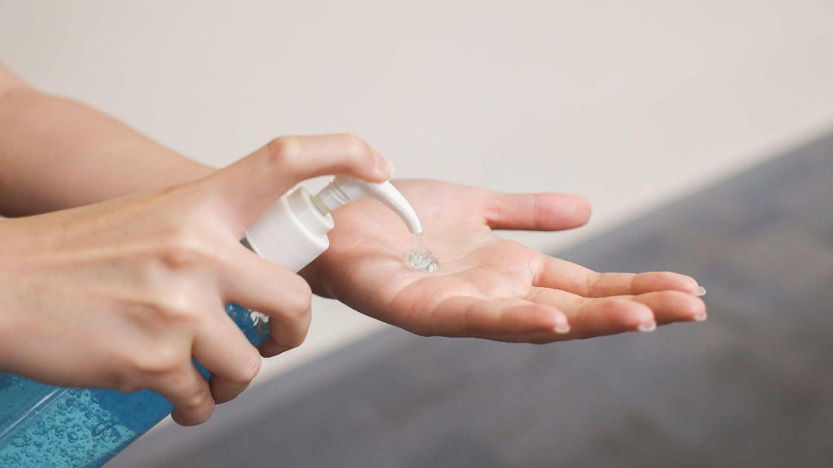 Cât de nocive sunt dezinfectantele de mâini?