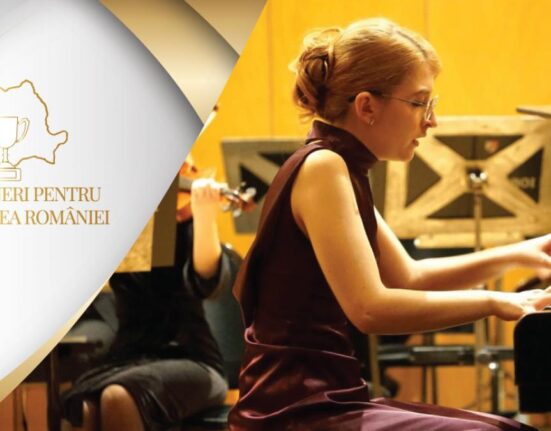 Carla Ungureanu, românca de 17 ani care a primit “Félicitations du jury” la Paris, în campania „100 de tineri pentru dezvoltarea României”