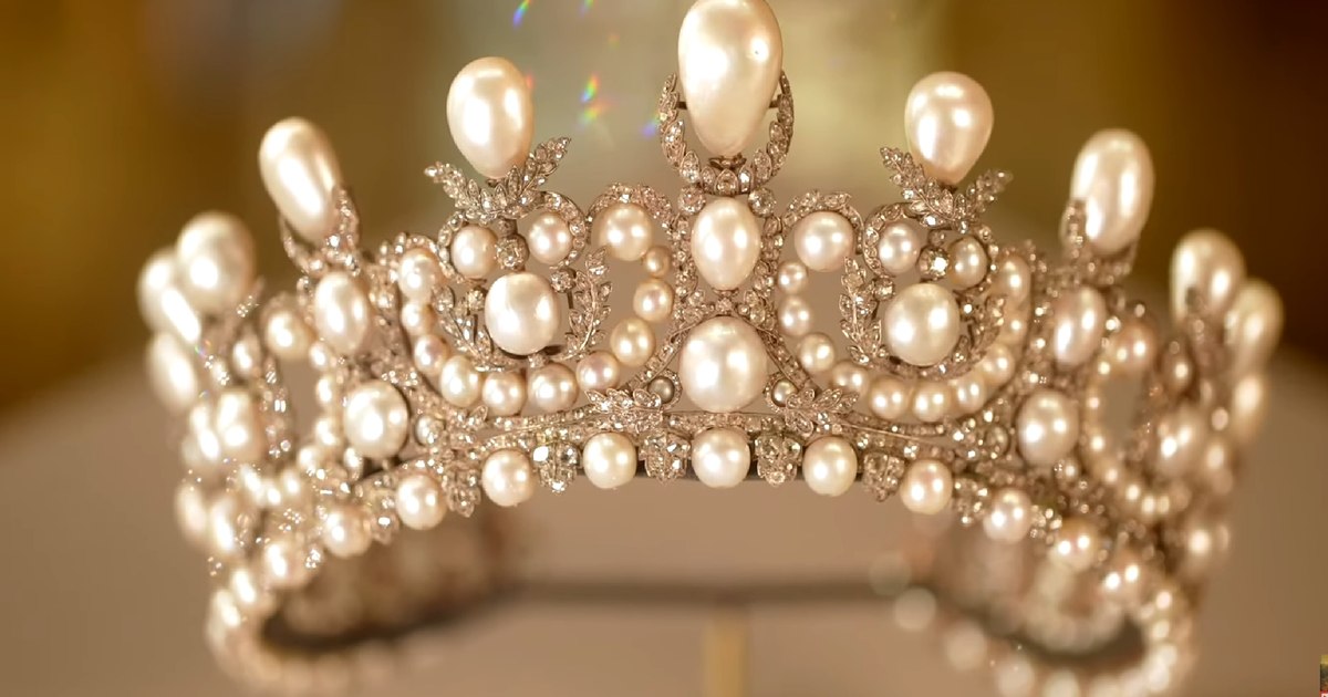 Jaful deceniului la Luvru: ultimele imagini cu bijuteriile coroanei înainte de dispariție și detalii șocante despre furt