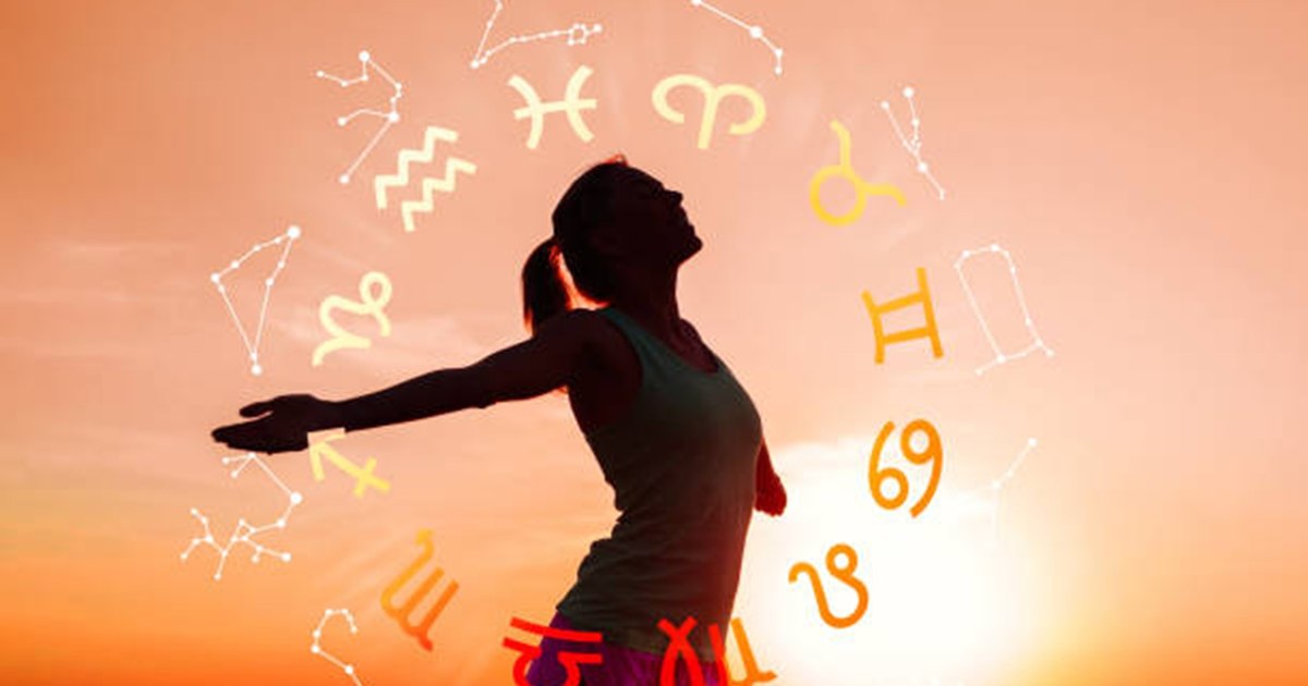 Trei zodii protejate de karma bună: Universul le răsplătește pentru bunătatea lor