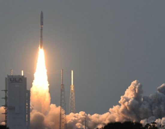 Șeful NASA: SpaceX ar putea fi eliminată din misiunea pe Lună