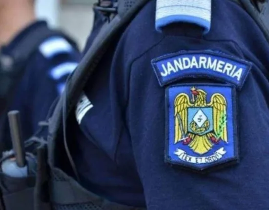 Amenzi date de Jandarmerie în timpul ceremoniei la care Ilie Bolojan a fost huiduit