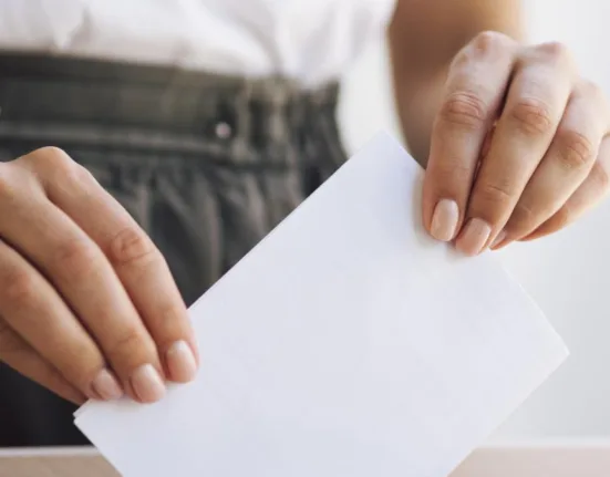 Candidata independentă Catherine Connolly a câştigat alegerile prezidenţiale din Irlanda