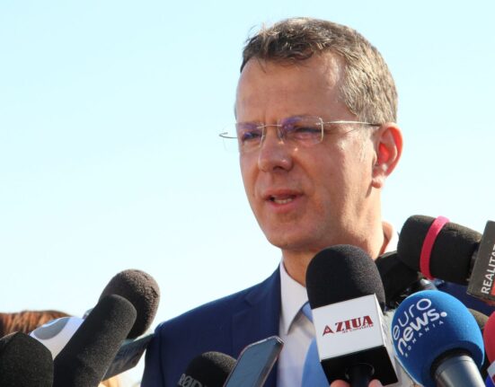 România nu va intra în război, afirmă ministrul Apărării, care denunță că e „foarte multă dezinformare ce vine pe filieră rusească”