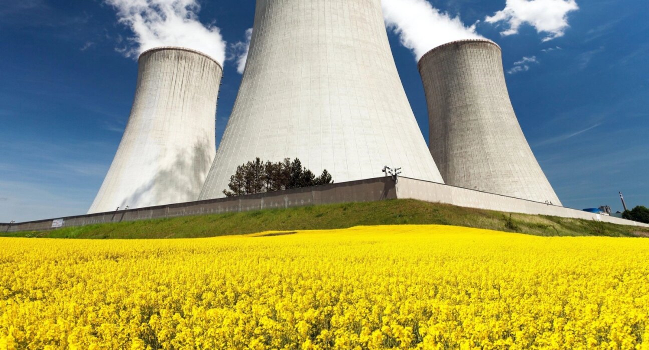 VIDEO Germania renunță la energia nucleară: A demolat turnurile de răcire ale Centralei Nucleare de la Gundremmingen