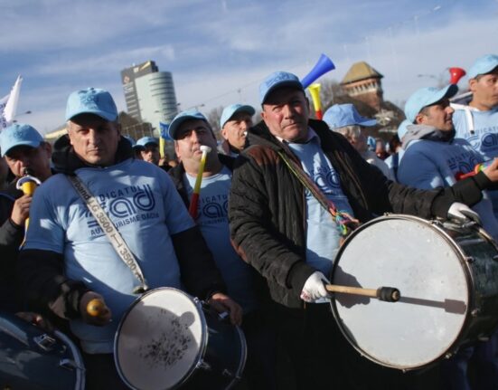 Un nou protest al sindicaliștilor BNS în fața Guvernului, împotriva politicilor fiscale