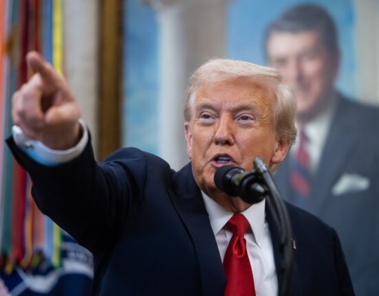 Cu ieșirea guvernului american din „shutdown” la orizont, Trump revendică „o mare victorie” în fața democraților