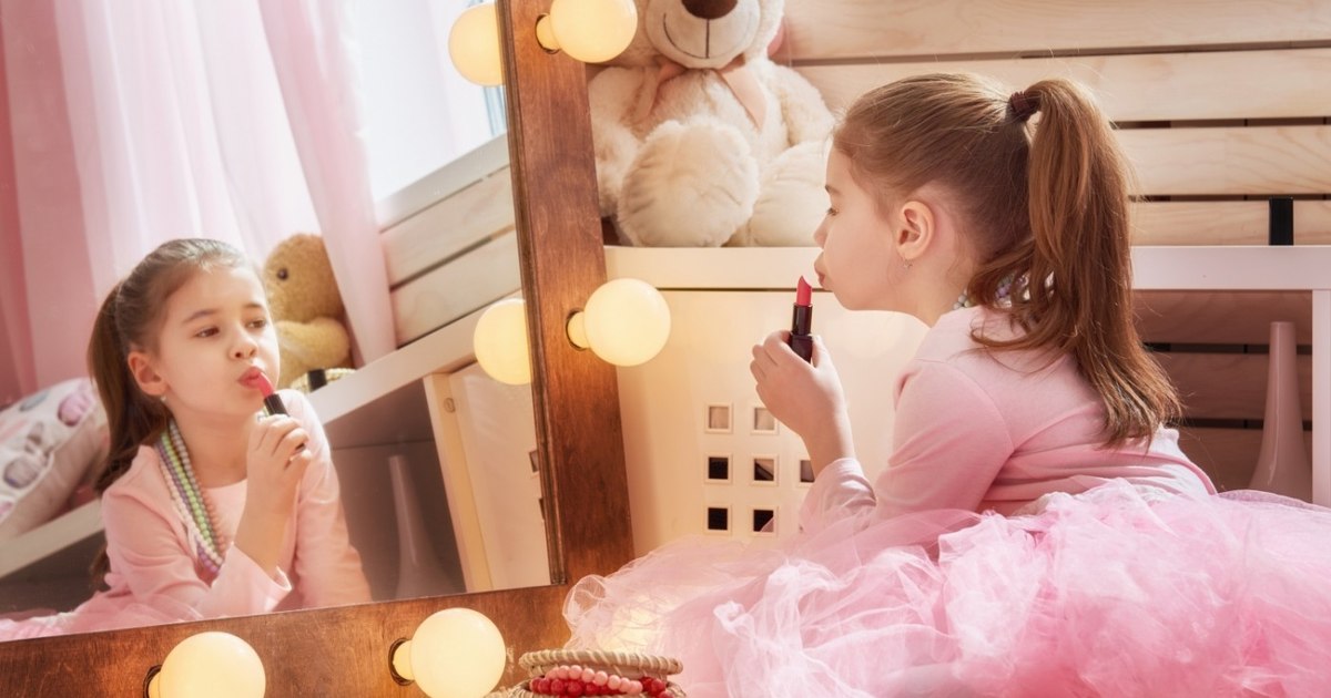 Măști de față pentru copii de 4 ani. Dermatologii trag un semnal de alarmă asupra trendului „distopic”