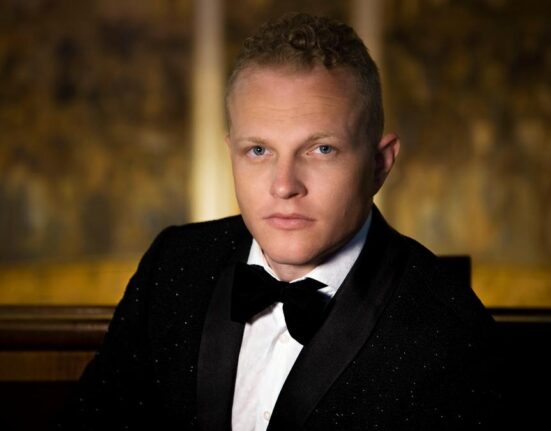 Tenorul ŞTEFAN von KORCH aduce fastul sărbătorilor în concertul CRĂCIUNUL VIENEZ printr-o apariţie de gală pe 22 decembrie la Sala Palatului