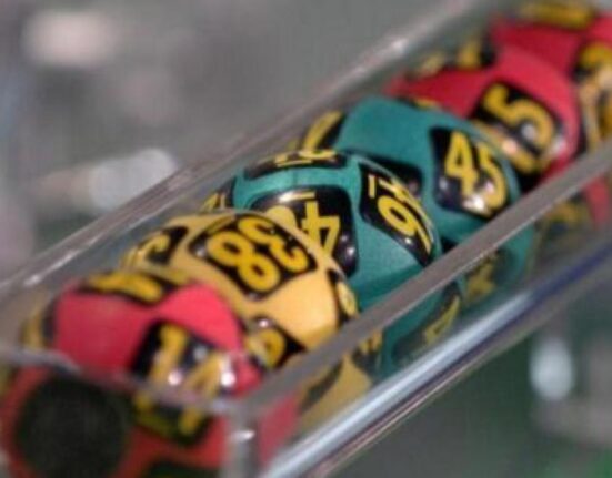 Rezultate LOTO 6/49 joi 20 noiembrie 2025. Numerele câștigătoare extrase astăzi