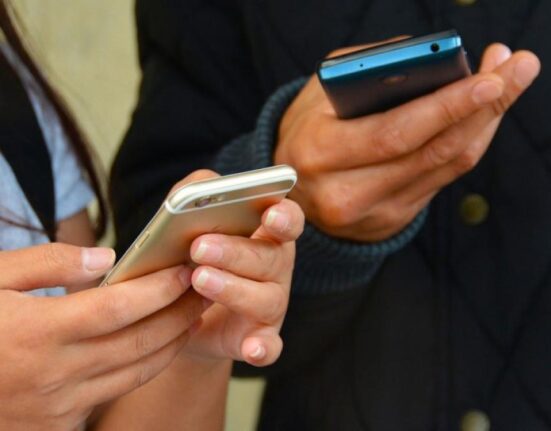 Ce este „Spoofing-ul” și cum să nu cazi în capcana „contractelor blocate”