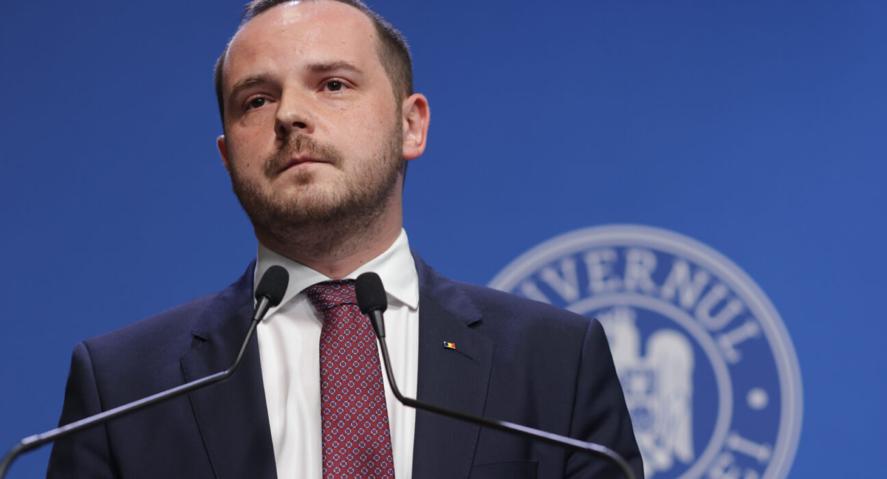 Ministrul Sănătății trimite Corpul de Control la clinica medicului Marek Vâlcu / Snoop a scris că chirurgul vedetelor face operații ORL, fără specialitate ORL, și le impune pacientelor să nu se adreseze justiției