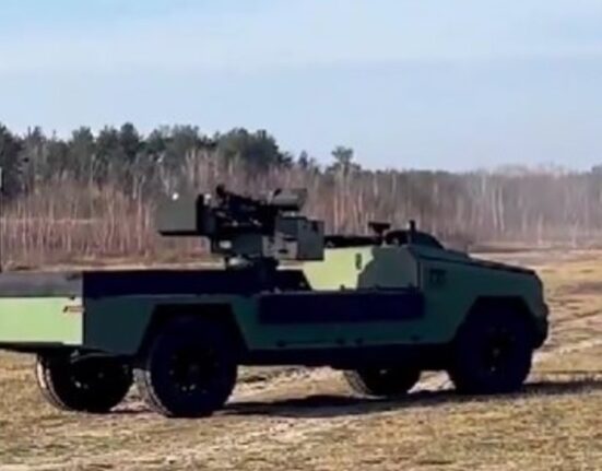 Ucraina a testat cu succes o nouă dronă terestră capabilă de misiuni de luptă autonome