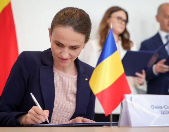 MAE reduce cheltuielile cu 10%, dar nu salariile! Oana Țoiu respinge comasările și explică situația cumulului pensie–salariu