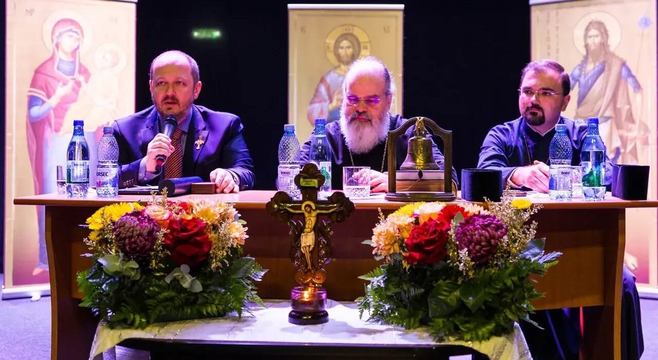 Scandal la o reuniune bisericească de la Huși. Un preot a vociferat împotriva lui Adrian Papahagi: „L-ai denigrat pe dl. Georgescu”/ „Un provocator georgist care nu s-a jenat de ierarhul care l-a hirotonit”