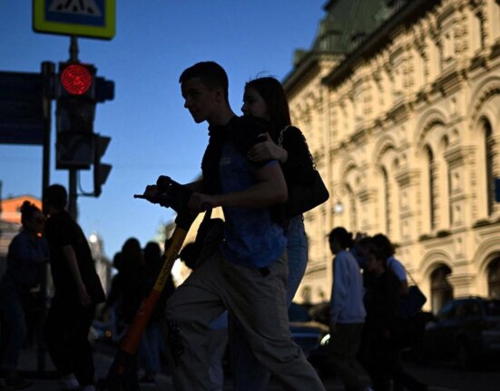 Moscova și mai multe regiuni ale Rusiei, tăiate brusc de la internet și telefonie mobilă. Autoritățile invocă „securitatea”