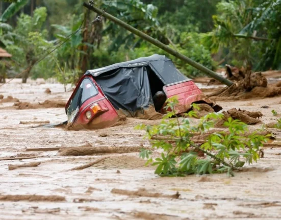 Sri Lanka declară stare de urgență după ce inundațiile au ucis peste 150 de oameni