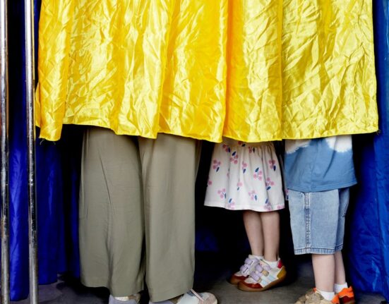 De ce nu votează tinerii: „Modul de comunicare nu reflectă problemele cu care se confruntă”. Cum ar putea fi convinși