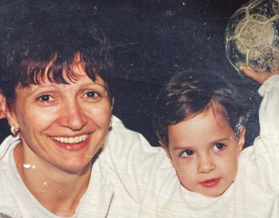 Pe cine a remarcat Federația Internațională de Handbal: „O nouă stea” tricoloră, fiica unei jucătoare cu 2043 de goluri pentru naționala României