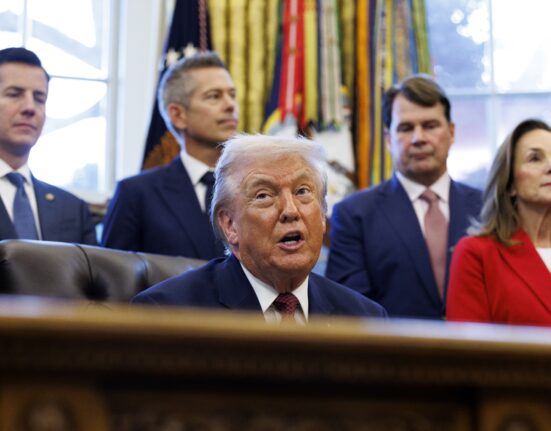 Trump, prima reacție dupa discuția de 5 ore a emisarilor săi cu Putin: „Este nevoie de doi pentru a dansa tango” / Ce se întâmplă azi în Florida