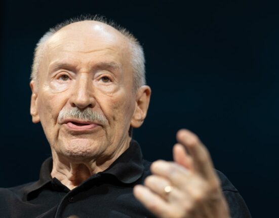 Victor Rebengiuc, premiat de Nicușor Dan. Șeful statului, de părere că „avem nevoie acută de modele”