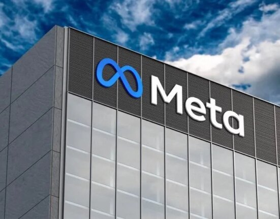 Meta Platforms a încheiat o serie de acorduri comerciale privind utilizarea datelor pentru inteligenţa artificială cu publicaţii importante de ştiri