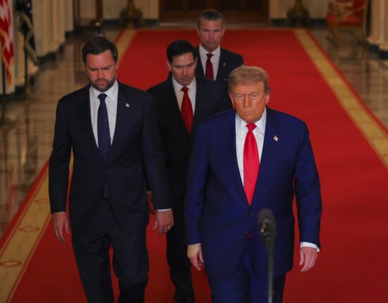 Franța descrie noua doctrină de securitate a SUA drept „o clarificare extrem de brutală”. „Europa va fi respectată doar dacă știe cum să se facă respectată”