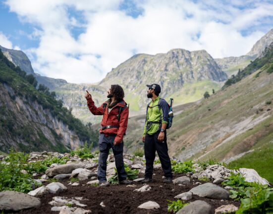„Până și animalele par confuze”. Un mare ghețar se retrage și lasă în loc o lume cu totul nouă