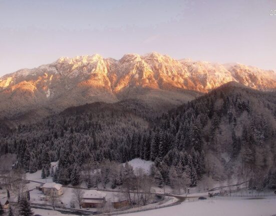 Drumețiile de vis pe care și le permite aproape orice român. Trasee fabuloase accesibile familiilor și amatorilor chiar și iarna