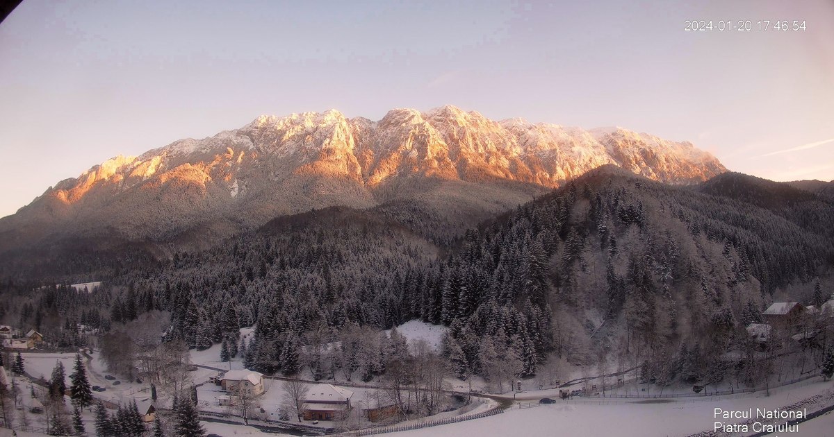 Drumețiile de vis pe care și le permite aproape orice român. Trasee fabuloase accesibile familiilor și amatorilor chiar și iarna