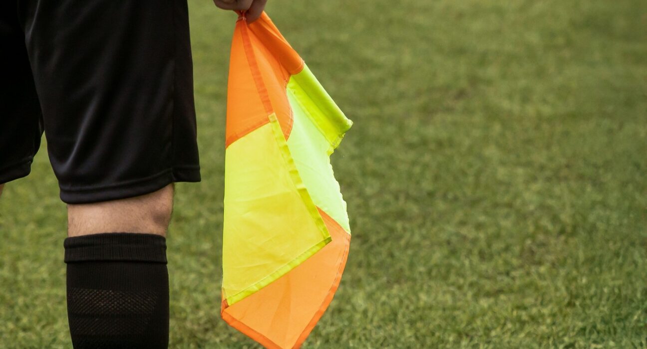 SuperLiga: Cine arbitrează meciurile de duminică. La ce oră joacă Dinamo