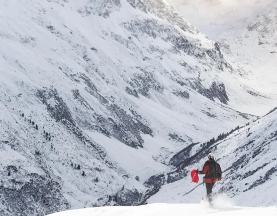 Intervenție Salvamont în Munții Făgăraș: Un turist a fost grav rănit