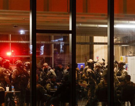 Suspectul reținut după atacul armat de la Universitatea Brown va fi eliberat. Anchetatorii vorbesc despre „o altă pistă”