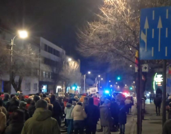 Protest studențesc la Cluj. Tinerii cer demisia ministrului Educației