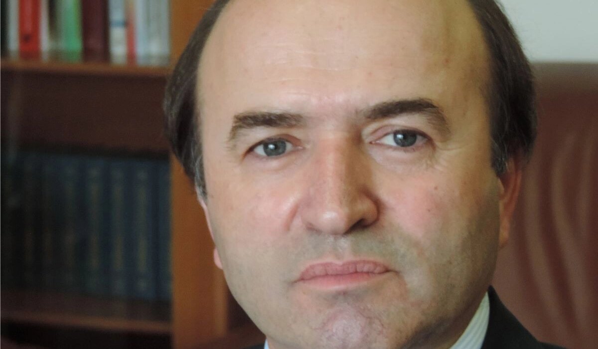 Tudorel Toader rupe tăcerea despre Legile justiției și anunță o carte de memorii: presiuni din prima zi, Dragnea insista, manevre în Comisia Iordache