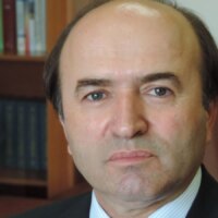 Tudorel Toader rupe tăcerea despre Legile justiției și anunță o carte de memorii: presiuni din prima zi, Dragnea insista, manevre în Comisia Iordache
