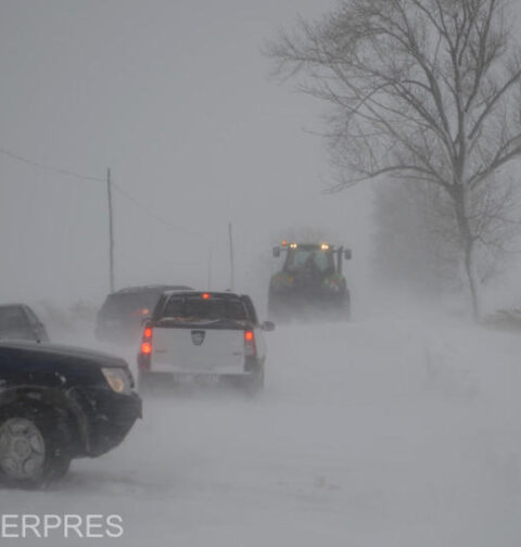 Avertisment pentru șoferi din cauza codului portocaliu de viscol puternic