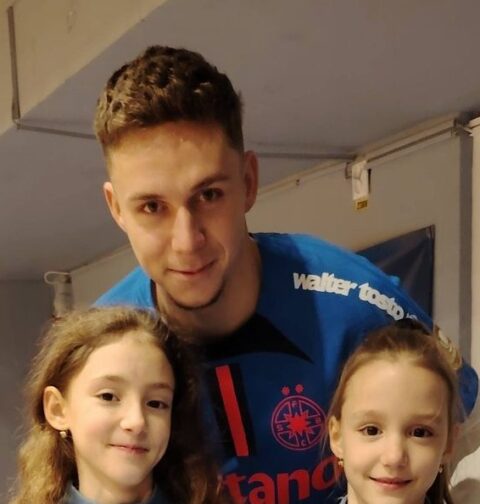 Louis Munteanu, făcut praf în Scoția: „Extrem de neprofesionist, așa ceva nu se tolerează! Imaginați-vă dacă era la Celtic și îmbrăca tricoul lui Rangers!”